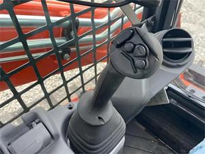 2023 KUBOTA SVL65-2 Skid Steer Loader Utilisé Condition Vente chaude avec moteur prêt à expédier et accessoires de godet - Product Image 3