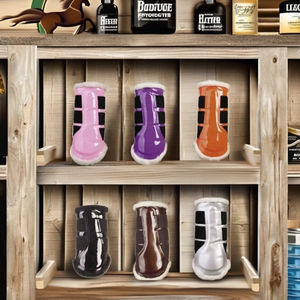 Bottes de brossage pour chevaux en cuir verni brillant avec peau de mouton synthétique en plusieurs couleurs Bottes de brossage pour chevaux en cuir verni - Product Image 5