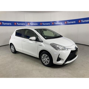 Asequible usado to-yota Vitz Yaris Motor confiable, cuerpo bien mantenido y perfecto para la conducción en la ciudad - Product Image 1