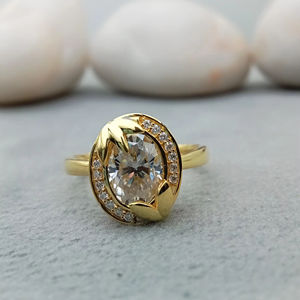 D'VINS JEWELS Bague de Fiançailles Style Classique et Art Déco Forme Ovale VVS Lab Grown Moissanite et Argent 925 pour Mariage - Product Image 1