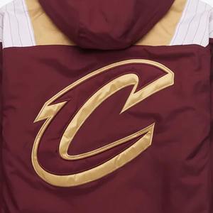 Chaqueta cortavientos ligera con media cremallera para hombre de alta calidad, colores personalizados, estilo bombardero con capucha y bolsillo de canguro, OEM personalizado - Product Image 5