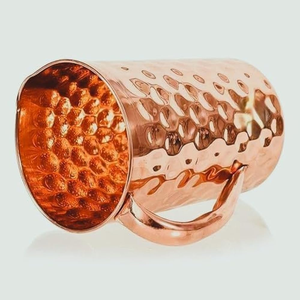 Jarra de Agua de Cobre con Tapa y Perilla de Latón Martillado con Diseño de Diamantes, Hecha a Mano en India, 50 Oz - Product Image 1