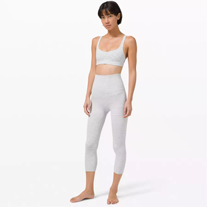 Nouveau soutien-gorge de sport en nylon uni sexy à décolleté plongeant et dos ouvert, vêtements de fitness à haute élasticité, bretelles croisées, soutien-gorge de yoga pour femmes - Product Image 3