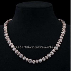 Collar de cadena cultivada en laboratorio con lágrima helada chapada en oro rosa estilo goteo con piedras cortadas de pera Buss Down - Product Image 1