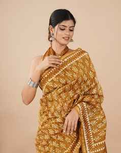 Sarees en mousseline de soie marron sur mesure sérigraphié et bloc imprimé avec des techniques tissées pour un style uni personnalisé pour une utilisation sur canapé - Product Image 4