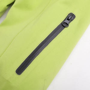 Veste à capuche softshell de qualité supérieure pour femmes vestes softshell imperméables personnalisées fabriquées au Pakistan - Product Image 4