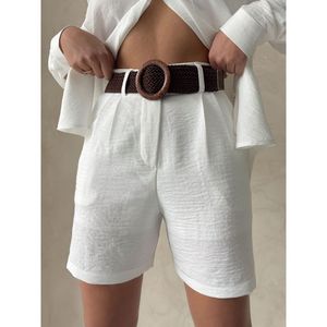 กางเกงขาสั้นผู้หญิง TOPSHOW สีครีม มีเข็มขัด ขายส่ง - Product Image 2