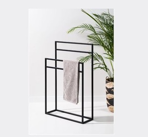 Toallero de Hierro para Baño, Mejora el Orden del Baño con un Práctico Diseño de Montaje en Pared, Precio de Mayoreo, Diseño Personalizado - Product Image 1