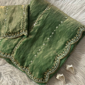 Luxueux et Glamour Tendance Travail Manuel Saree Espace Soie Lourd Papillon Net pour Fêtes Mariages Diwali; Style Décontracté - Product Image 1