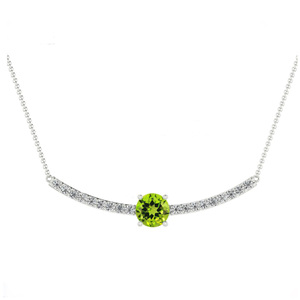 Exquisito Collar con Colgante de Plata de Ley 925 Chapado en Oro de 14K con Delicado Corazón de Peridoto Natural - Product Image 3