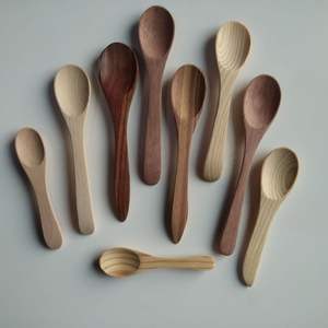 Cuchara de Madera Duradera con Acabado Liso para Mezclar, Remover y Servir Alimentos Calientes/Fríos en Fiestas - Product Image 3