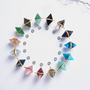 Colgante de piedras preciosas de howlita chapado en oro de doble punta de 19x16mm con fianza para la fabricación de joyas - Product Image 2