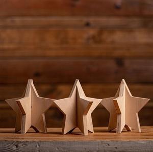 Nouveau design Centre de table de Noël en bois récupéré avec bougies verdure enneigée et décor de vacances - Product Image 4