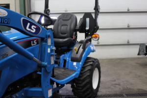 Tractor compacto LS MT125 de uso pesado con cargador frontal y retroexcavadora en venta - Product Image 2