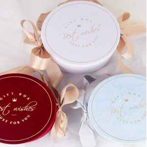 Caja de Regalo Cilíndrica de Cartón Kraft con Estampado Dorado, con Cinta de Terciopelo Redonda Hecha a Mano para Bodas de Alta Gama, con Embalaje de Cartón - Product Image 2