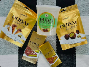 Truffes au chocolat au lait solide de style Dubaï avec crème de pistache et noix dans une boîte en plastique - Product Image 4