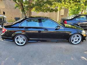 Mercedes-Benz C300 d'occasion 2012 à prix bas à vendre - Product Image 4