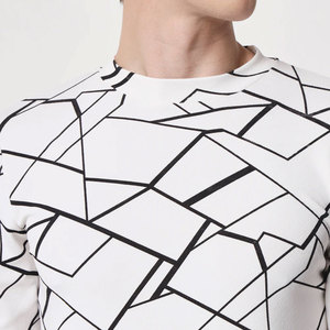เสื้อสเวตเชิ้ตผู้ชาย คอวี ทรงปกติ ผ้าฝ้าย 100% ระบายอากาศ แห้งเร็ว สกรีนโลโก้ได้ตามต้องการ ผลิตในประเทศปากีสถาน เหมาะสำหรับใส่ลำลองในฤดูหนาว - Product Image 2