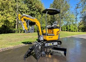 Livraison gratuite CFG QK18R EPA approuvé CE 1.2 tonnes 13.5HP mini pelle Eaton noyau de cylindre hydraulique moteur pompe boîte de vitesses PLC - Product Image 4