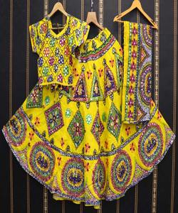 Dernière nouvelle collection Lehenga Ladies Wear Wedding Broderie Stone Work Choli Blouse Dupatta Lehenga by Ethnic Clothing - Product Image 2