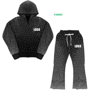 Venta al por mayor Hombres Chándales Servicio OEM Personalizado Logo Diseño Algodón Hombres Chándales Shine Stone Zip Up Sudadera con capucha Pantalón acampanado 2 piezas - Product Image 1
