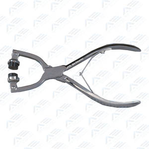 Pince à axe d'objectif Pince à lunettes en acier inoxydable Pince optique professionnelle de haute qualité par Apto Enterprises - Product Image 1