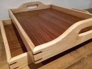 Idée de cadeau en bois Plateau de service en bois uni parfait pour la cuisine et la décoration intérieure Plateau de boisson alimentaire durable élégant pour les fêtes - Product Image 4