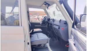 Nuevo Toyota 76 LX SUV 2025, 399HP, 4000+cc, 5 Plazas, Híbrido, 4 Cilindros, Motor Izquierdo, Transmisión Automática - Product Image 4