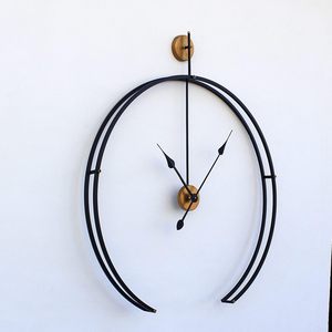 Horloge murale en métal noir demi-lune pour couloir et cadeaux de mariage, horloge murale décorative artisanale de luxe pour salon et chambre à coucher - Product Image 5