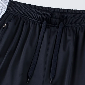 ชุดวอร์มผ้าโพลีเอสเตอร์แบบผูกเชือกสองชิ้นสำหรับผู้ชายชุดวอร์มสีพื้นเป็นมิตรกับสิ่งแวดล้อมโลโก้ออกแบบได้ตามต้องการ - Product Image 4