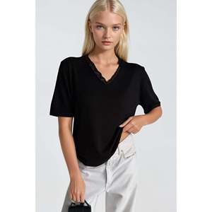 Blusa de Punto con Cuello en V y Detalle de Encaje - Blanca - Blanca - Product Image 6