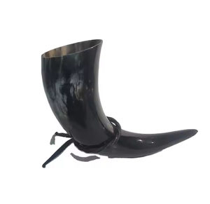 Corne à boire viking classique en corne véritable sculptée à la main, style design antique, écologique, décoration d'intérieur - Product Image 2