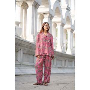 Ensemble de pyjama de luxe en soie mélangée pour femme, vêtements de détente doux et respirants avec poche latérale, sac de voyage pour demoiselles d'honneur, taille XL - Product Image 2