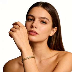 Brazalete de Acero Inoxidable Vintage para Mujer con Pedrería, Joyería de Moda en Color Dorado y Plateado, Elegante, Talla Única - Product Image 3