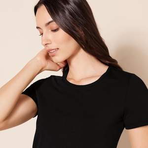 Camiseta Informal de Algodón para Mujer Essentials, Cuello en V, Media Manga, Suave, Elástica, Ajuste Regular, Ecológica, Secado Rápido, Transpirable para Uso Diario - Product Image 1