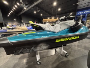Moto Acuática Sea-Doo de 130 HP, 2 Plazas, 4 Tiempos, 1800cc, Fibra de Vidrio, 300HP, Azul y Amarillo - Product Image 1