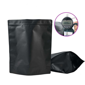 Bolsa de Mylar Negra Mate Personalizada, de Gran Tamaño y Diseño Grueso, Bolsa de Embalaje Vertical para Ropa - Product Image 5