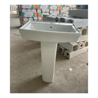 Lavabo en céramique de qualité supérieure, lavabo en céramique Deltar avec piédestal, lavabo pour salle de bain et cuisine
