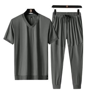 Ensemble de sport deux pièces pour homme Summer Brand, éco-responsable, séchage rapide, col en V, en soie glacée, grande taille, coupe ample unie - Product Image 5