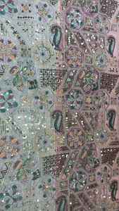 Tissu Georgette en polyester à la mode avec tissu de broderie de motifs abstraits floraux pour la fabrication de robes de mariée - Product Image 2