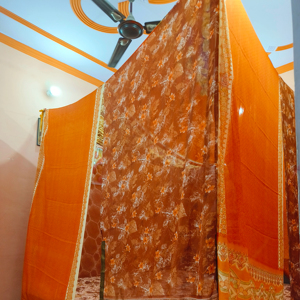 Sari indien multicolore Bohème vintage Saree Décoration intérieure polyvalente ou camping Moustiquaire et tente à baldaquin - Product Image 1