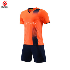 ชุดกีฬาฟุตบอลเครื่องแบบ 2024 ชุดราคาดีที่สุดสําหรับผู้ใหญ่ชุดฟุตบอลทีมคุณภาพสูงที่กําหนดเอง - Product Image 2