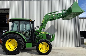 JOHN DEER 2016 835 4X4 Tractor Agrícola con Tracción en las Cuatro Ruedas, Bomba Principal, Caja de Cambios, Rodamiento, Motor de 75HP, Automático, Digital, Origen Estadounidense, 220V - Product Image 2