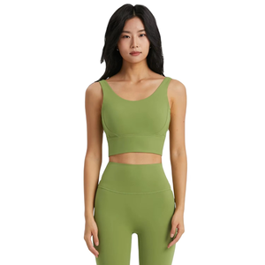 Ensemble de yoga deux pièces pour femme – Tenue de sport ajustée avec logo frontal, respirante en Spandex/Nylon – Vêtements de sport haut de gamme - Product Image 6