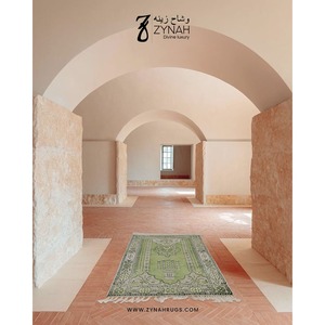 Tapis de prière islamique en viscose fabriqué en Inde, fait à la main, floral, lavable, léger et doux pour la prière quotidienne, le yoga et la méditation - Product Image 4