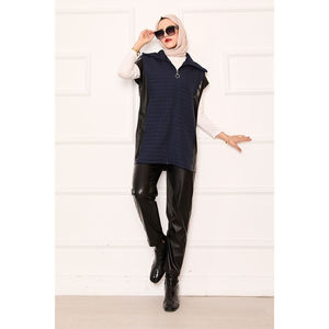 Conjunto de Dos Piezas de Cuero Acolchado Azul Marino con Cuello Asimétrico, Atuendos Casuales de Invierno en Tallas XS y XXS con Conjunto Corto - Product Image 3