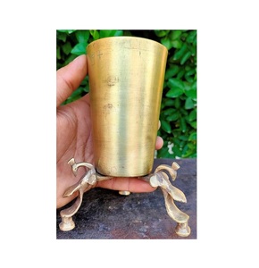 Vaso de Vino o Vodka de Latón de Alta Calidad con Acabado Artesanal para Fiestas en Casa, Grabado Personalizado, Gran Venta - Product Image 5