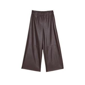 Pantalones Holgados de Mujer en Cuero Sintético para Otoño/Invierno, Hechos en Italia, Cintura Elástica, Diferentes Colores Disponibles - Product Image 1