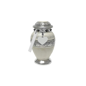 Urne funéraire de style européen en argent avec breloque en forme de cœur et bande perlée pour le stockage des cendres d'un adulte - Product Image 1