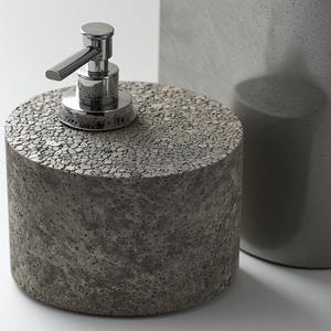 Dispensador de Jabón de Metal Elegante Diseñado para Baños Modernos con Construcción Duradera, Diseño Ecológico y Opciones Personalizables - Product Image 2